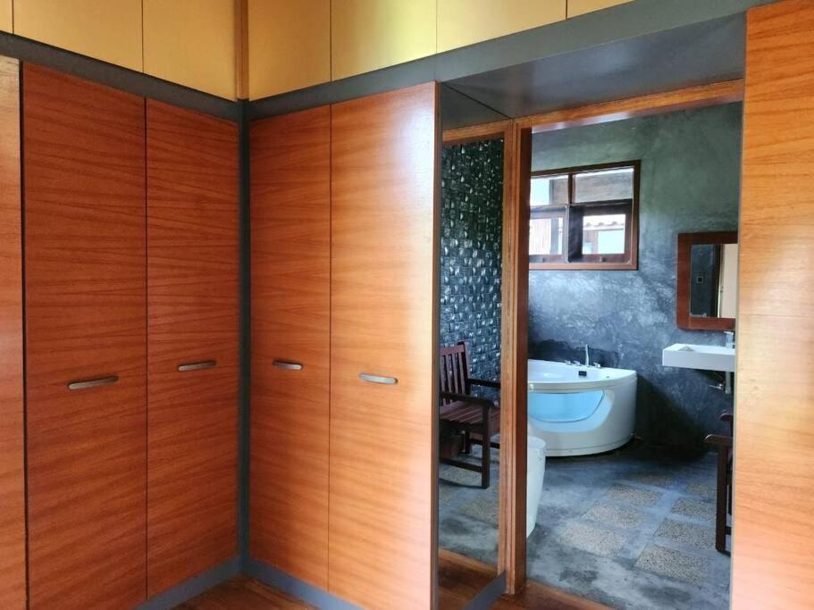 Meru Valley Golf Resortthe Rock Forest Retreat Pool/5br/20pax/events Vila *