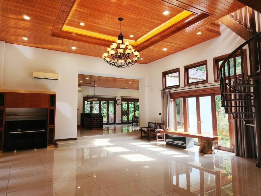 Vila Meru Valley Golf Resortthe Rock Forest Retreat Pool/5br/20pax/events *