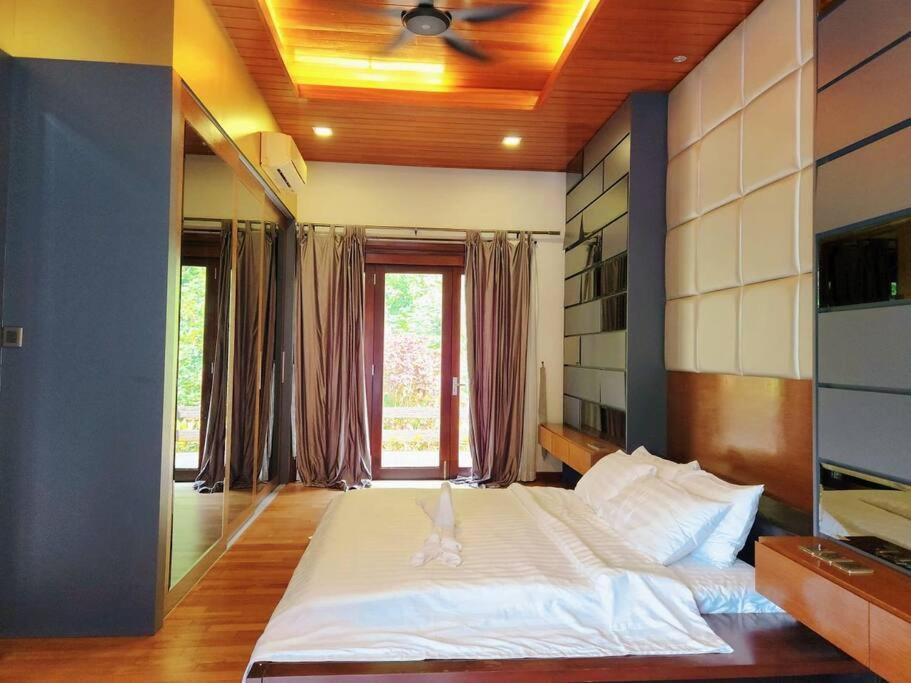 Vila Meru Valley Golf Resortthe Rock Forest Retreat Pool/5br/20pax/events Ipoh