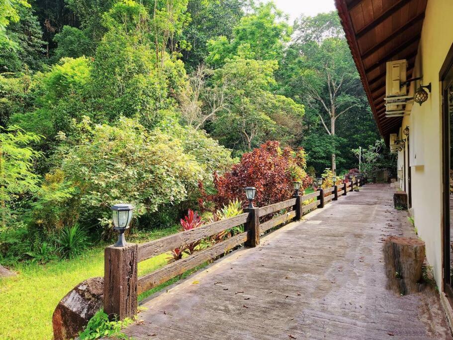 Vila Meru Valley Golf Resortthe Rock Forest Retreat Pool/5br/20pax/events