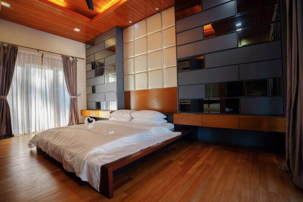 Vila Meru Valley Golf Resortthe Rock Forest Retreat Pool/5br/20pax/events Ipoh