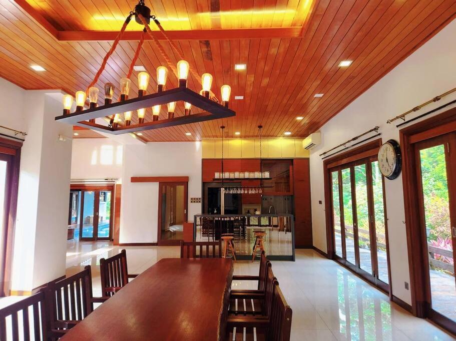 Vila Meru Valley Golf Resortthe Rock Forest Retreat Pool/5br/20pax/events Ipoh
