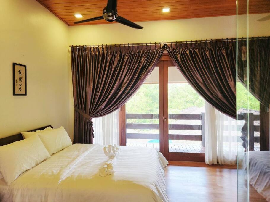 Vila Meru Valley Golf Resortthe Rock Forest Retreat Pool/5br/20pax/events *