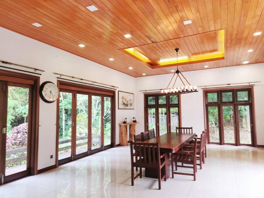 Meru Valley Golf Resortthe Rock Forest Retreat Pool/5br/20pax/events