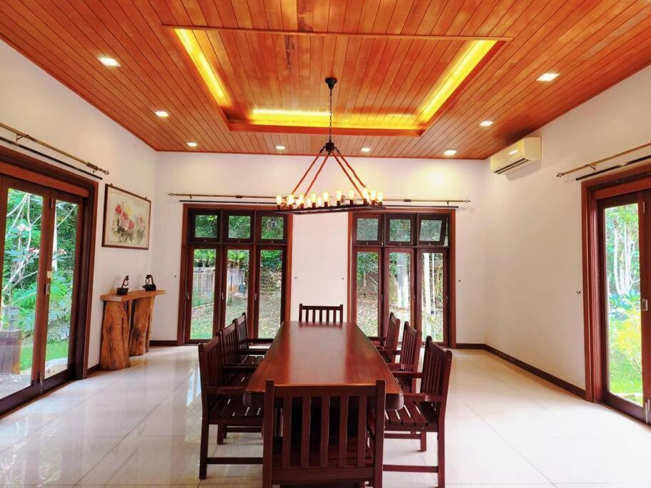 Vila Meru Valley Golf Resortthe Rock Forest Retreat Pool/5br/20pax/events *