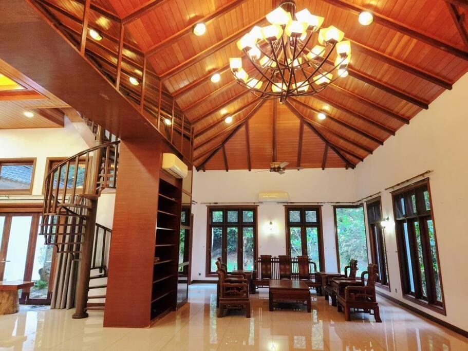 Meru Valley Golf Resortthe Rock Forest Retreat Pool/5br/20pax/events Vila Ipoh