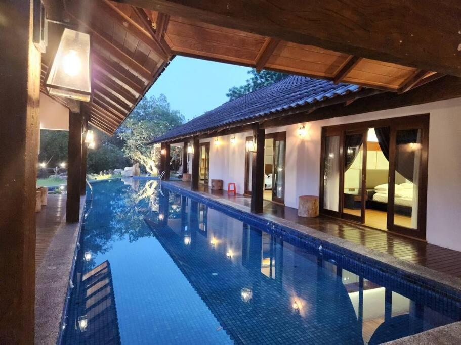 Meru Valley Golf Resortthe Rock Forest Retreat Pool/5br/20pax/events Vila Ipoh