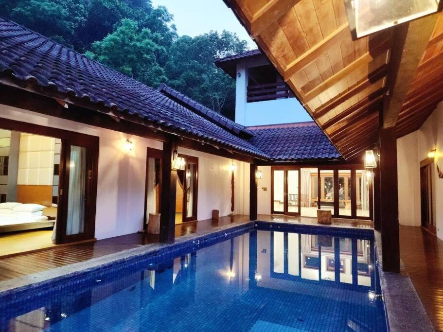 Vila Meru Valley Golf Resortthe Rock Forest Retreat Pool/5br/20pax/events