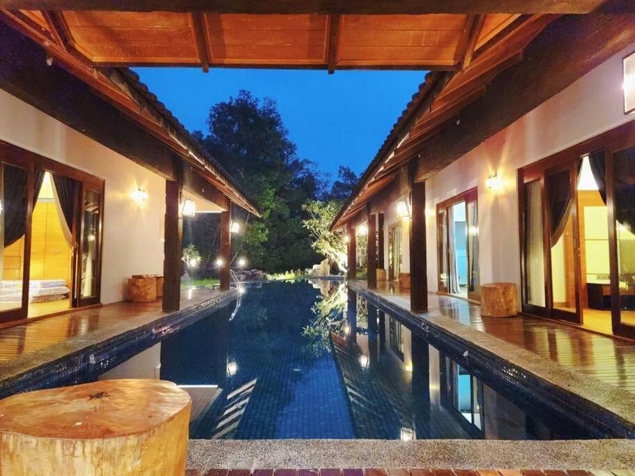 Meru Valley Golf Resortthe Rock Forest Retreat Pool/5br/20pax/events Vila *