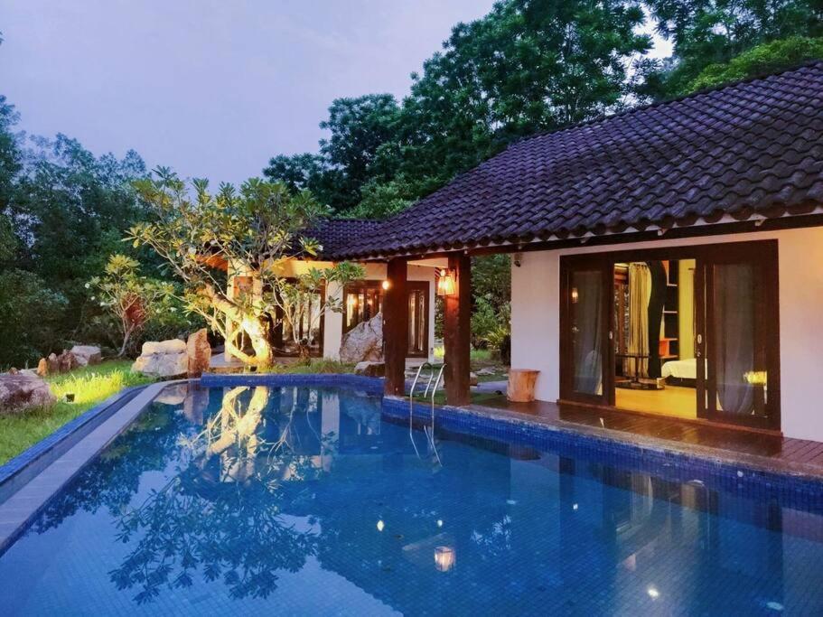 Vila Meru Valley Golf Resortthe Rock Forest Retreat Pool/5br/20pax/events Ipoh