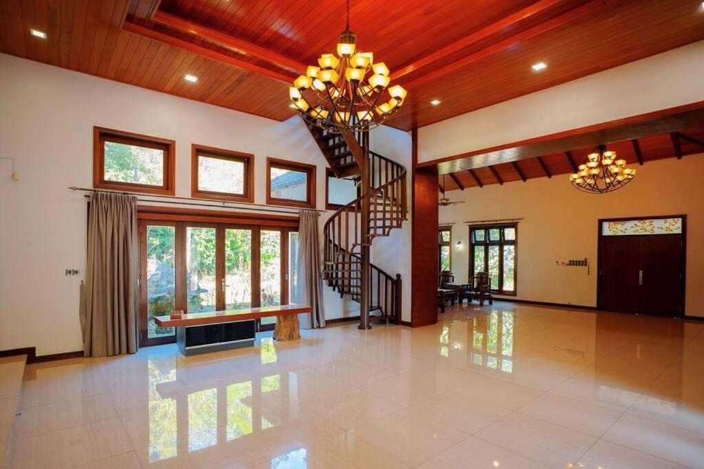 Meru Valley Golf Resortthe Rock Forest Retreat Pool/5br/20pax/events *