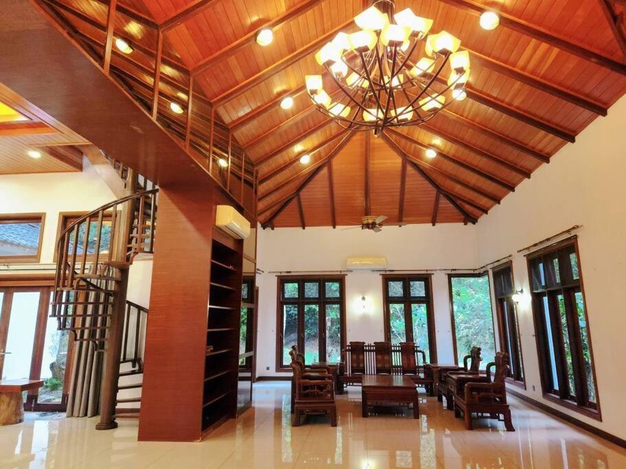 Meru Valley Golf Resortthe Rock Forest Retreat Pool/5br/20pax/events *