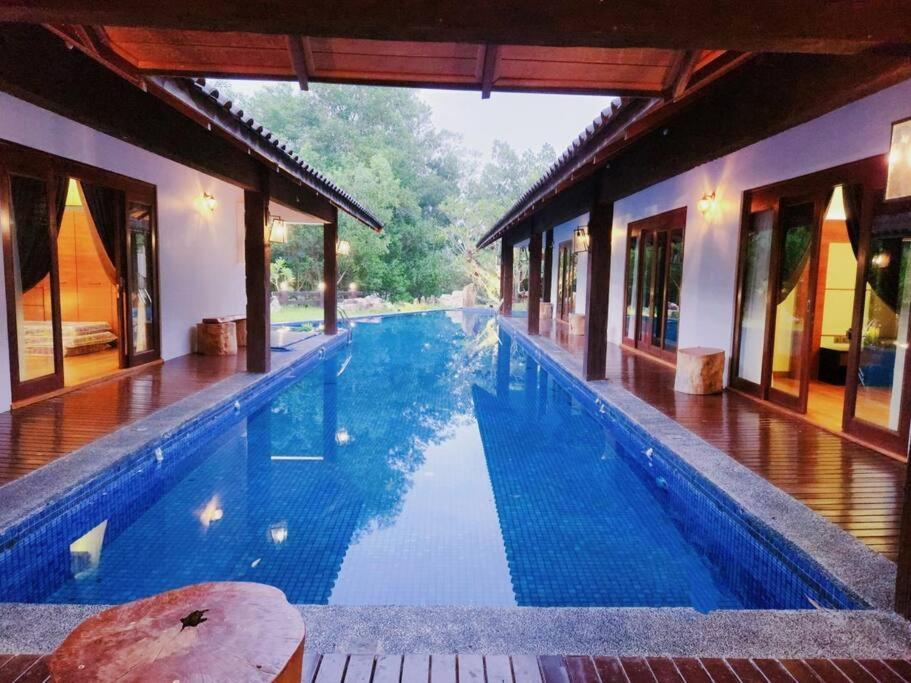 Vila Meru Valley Golf Resortthe Rock Forest Retreat Pool/5br/20pax/events Ipoh