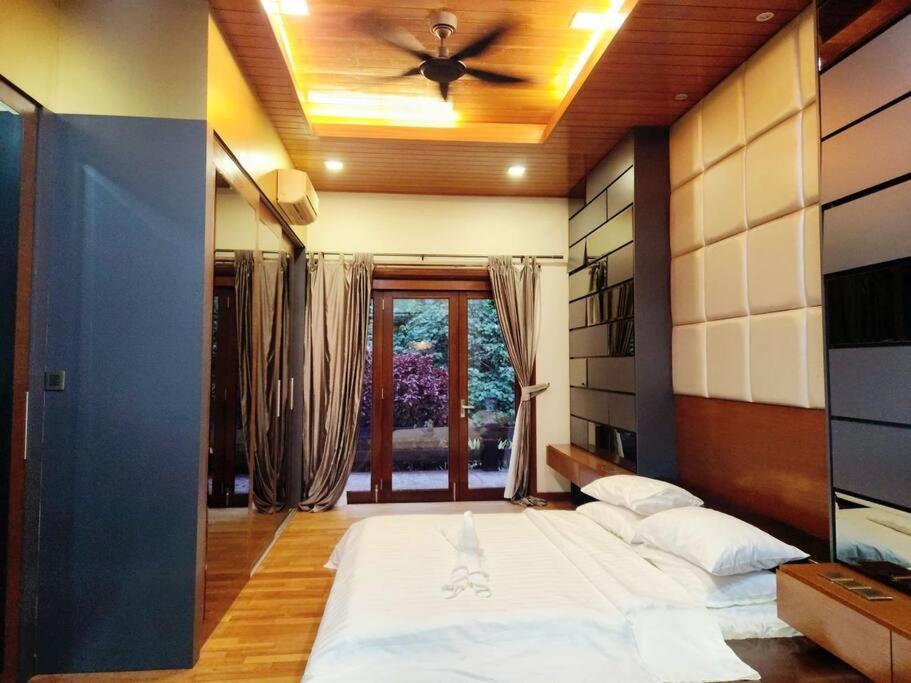 Vila Meru Valley Golf Resortthe Rock Forest Retreat Pool/5br/20pax/events *