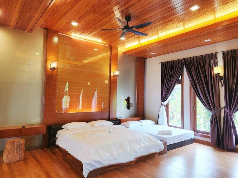 Meru Valley Golf Resortthe Rock Forest Retreat Pool/5br/20pax/events Vila *